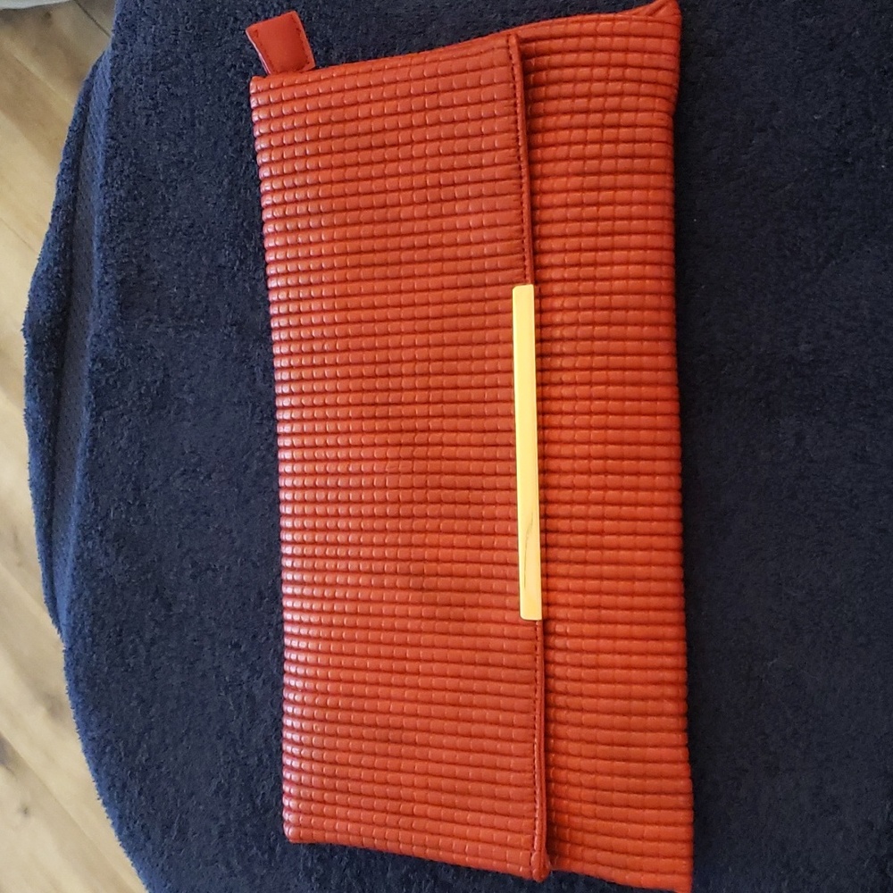 Red clutch